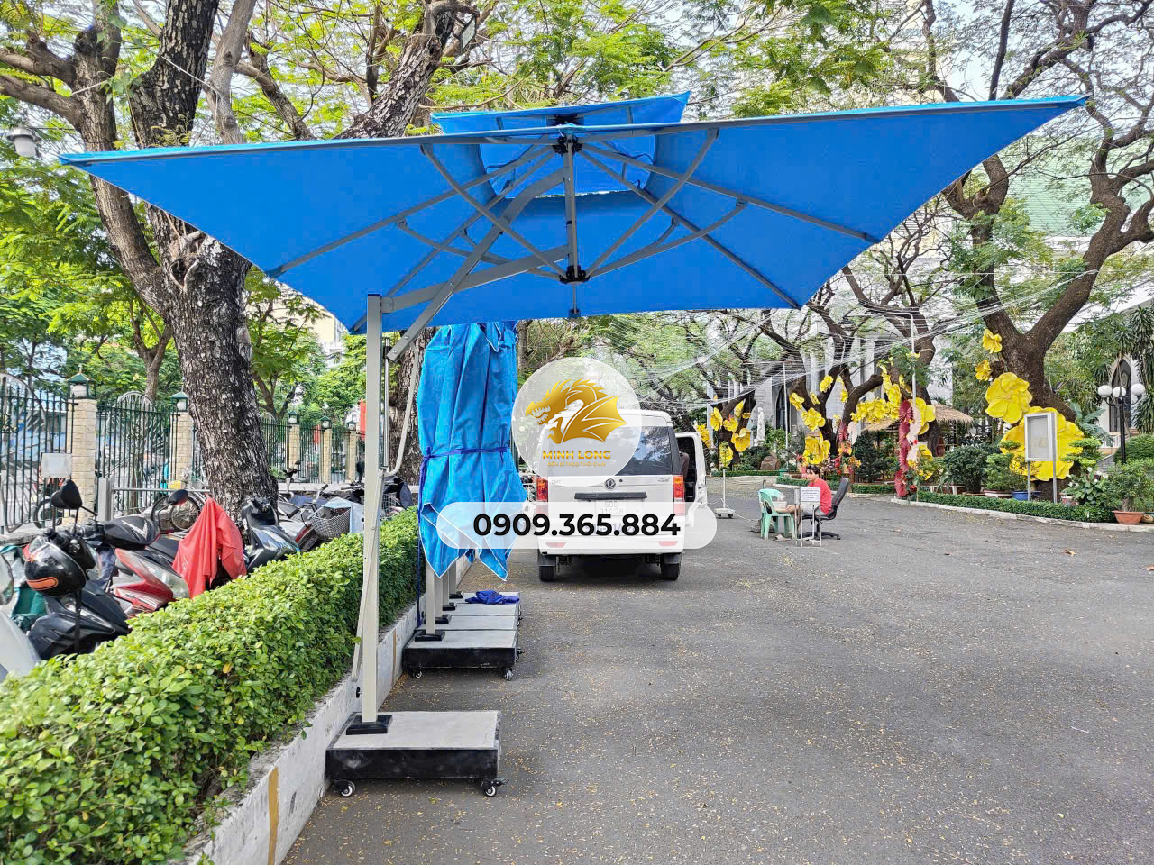 Dù Vuông Lệch Tâm 3x3m – Lựa Chọn Linh Hoạt Cho Quán Cafe Nhỏ