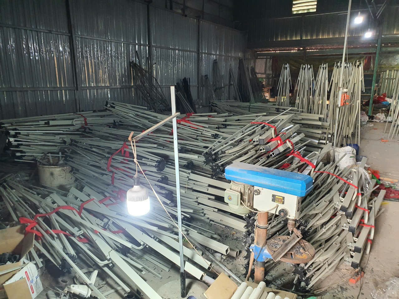 Hiểu thêm về xưởng sản xuất dù che